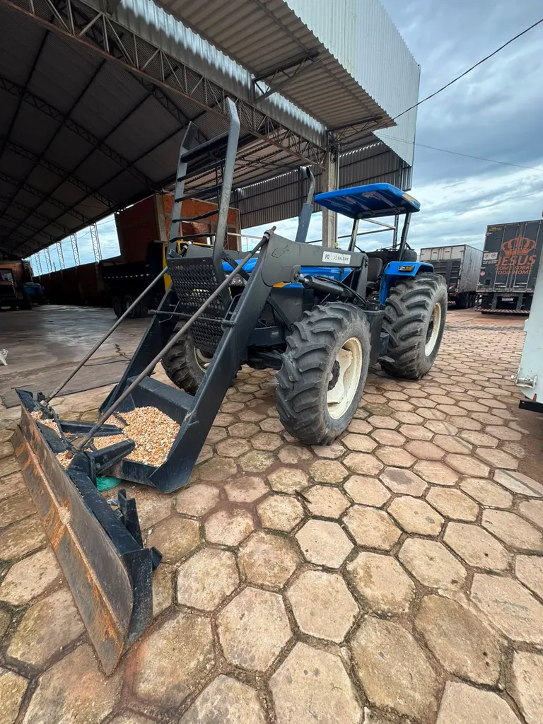 Trator New Holland 7630 ano 2023 com conjunto de lâmina Baldan, à venda no Pará